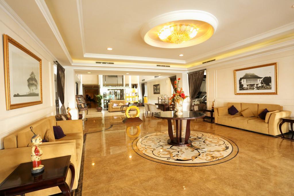 Amarelo Hotel Solo Εξωτερικό φωτογραφία